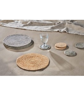 Set de table en raphia naturel et coquillages