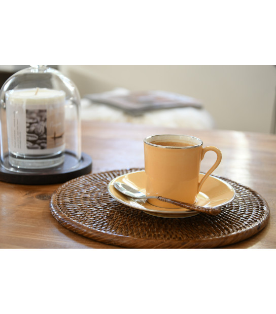 Dessous d'assiettes en cannage